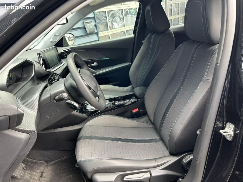 Peugeot 2008 e-2008 136ch Allure (image 6)
