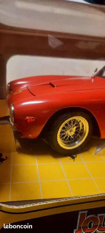 Modèle réduit Ferrari - 250gt Swb Berlinetta 1961 - Jaune 1/18