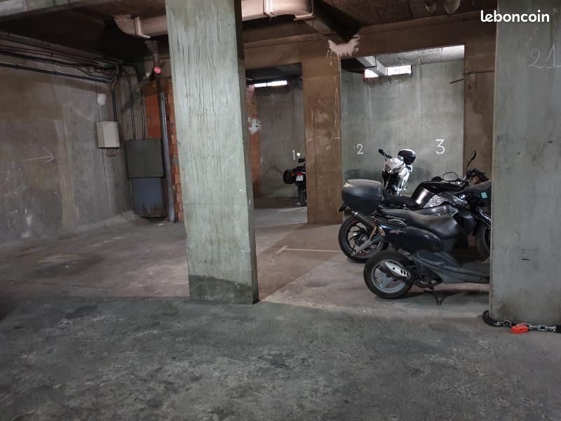 Parking/box NIMES · à Nîmes · 50 €