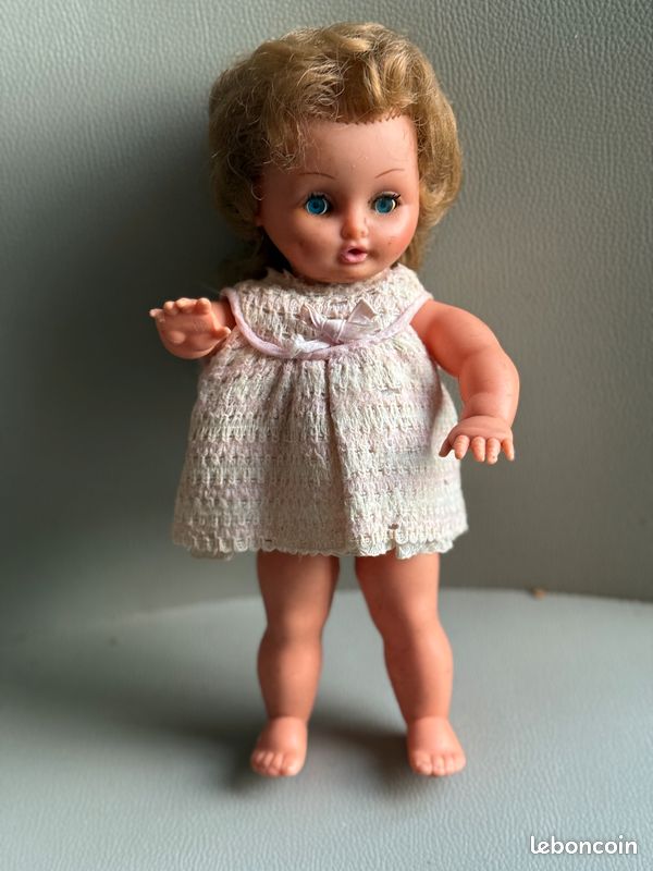 BELLA Poupée yeux mobiles Vintage Collection