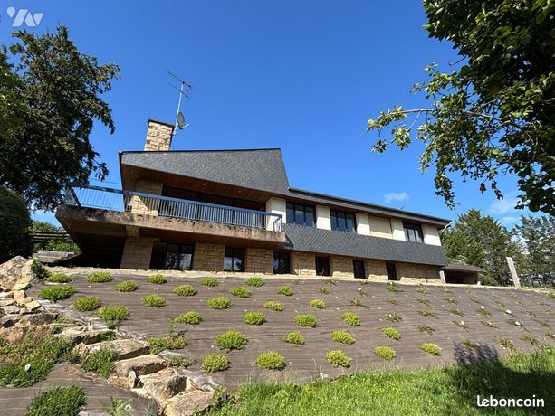 Maison 7 pièces 256 m²