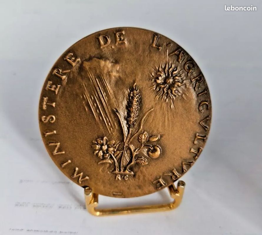 MÉDAILLE - MINISTÈRE de L'agriculture - 1984 EUR 18,00 - FR