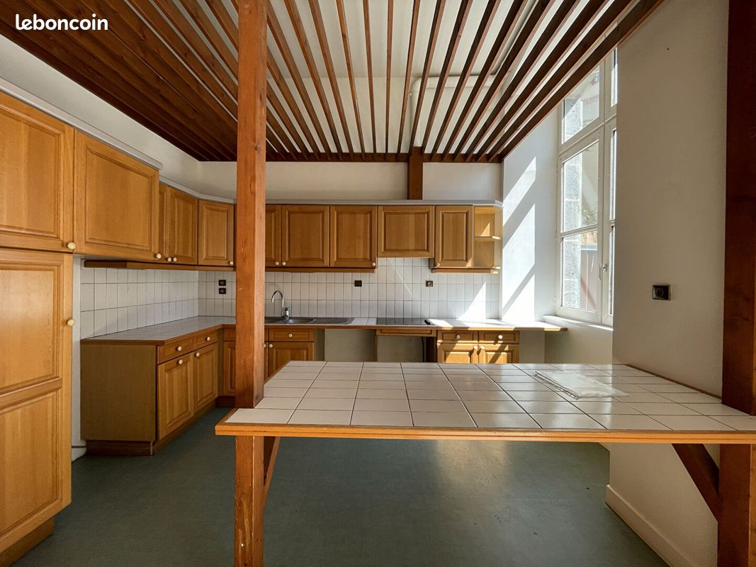 Appartement 5 pièces 125 m² · à Aurillac · 125 m² · 164 500 €