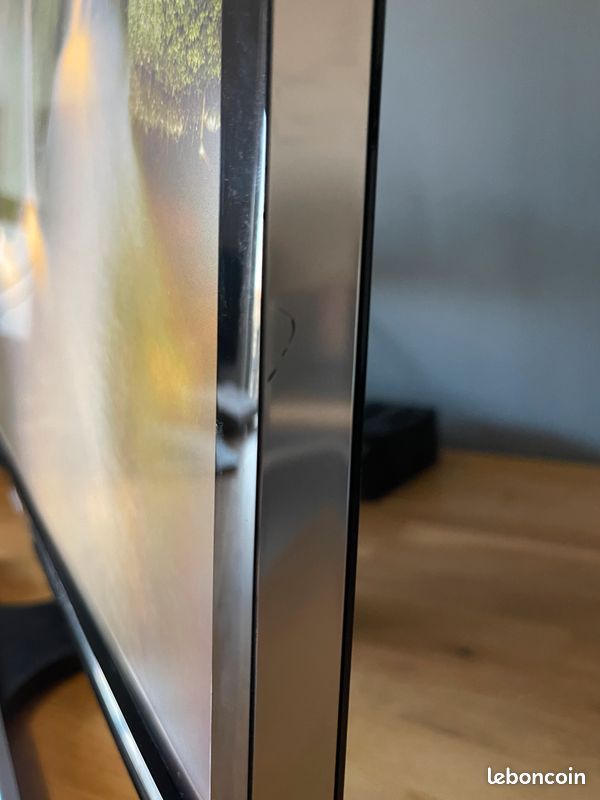 Ecran 28" 4K 1ms Freesync Samsung UE590 (image 4)