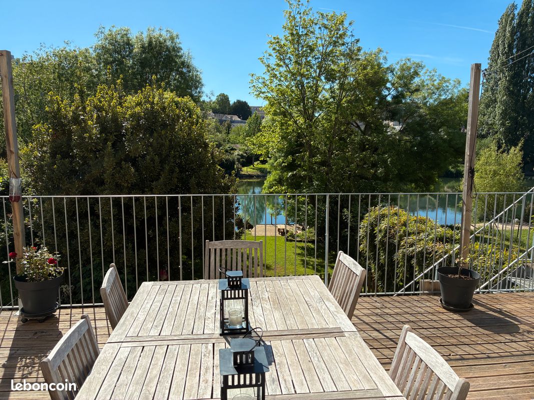Maison 11 pièces 230 m² · à Poitiers · 230 m² · 585 000 €