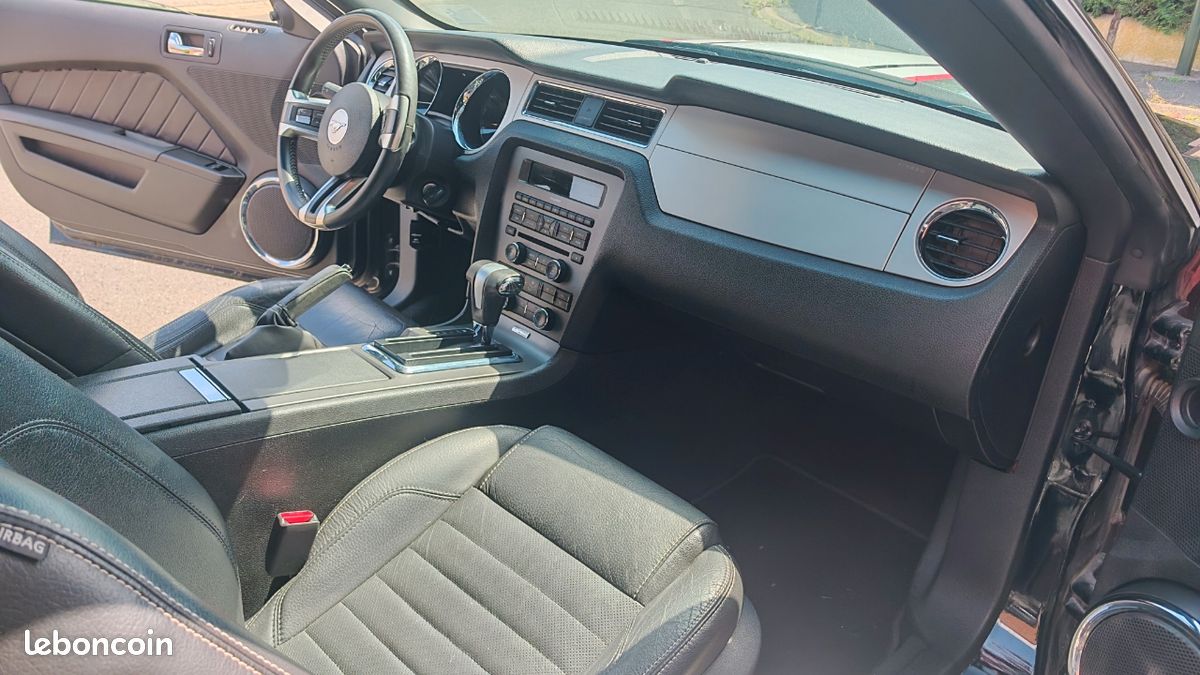 Ford Mustang GT Premium V8 4.6L - 2010 - 112 800 km (image 5)