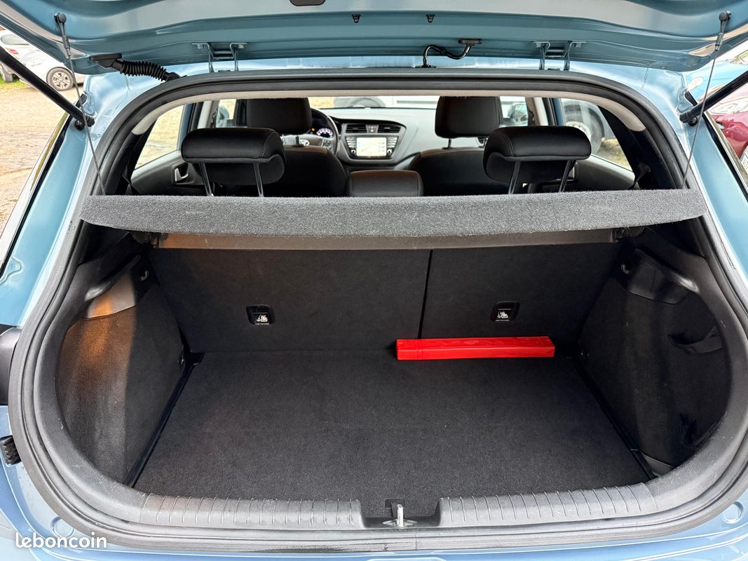 HYUNDAI i20 (image 5)