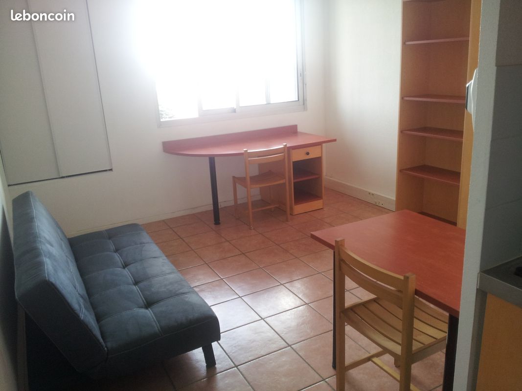 Appartement 1 pièce 24 m² · à Nîmes · 24 m² · 425 €