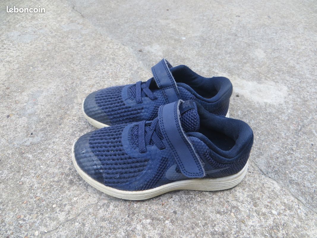 Basket nike bleu marine pointure 26 (image 1)