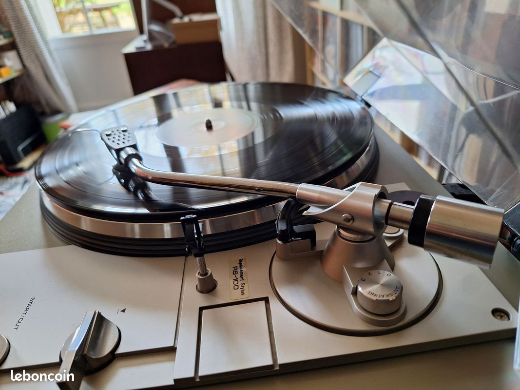 Audio-Technica lance deux nouvelles platines vinyles boisées - Les