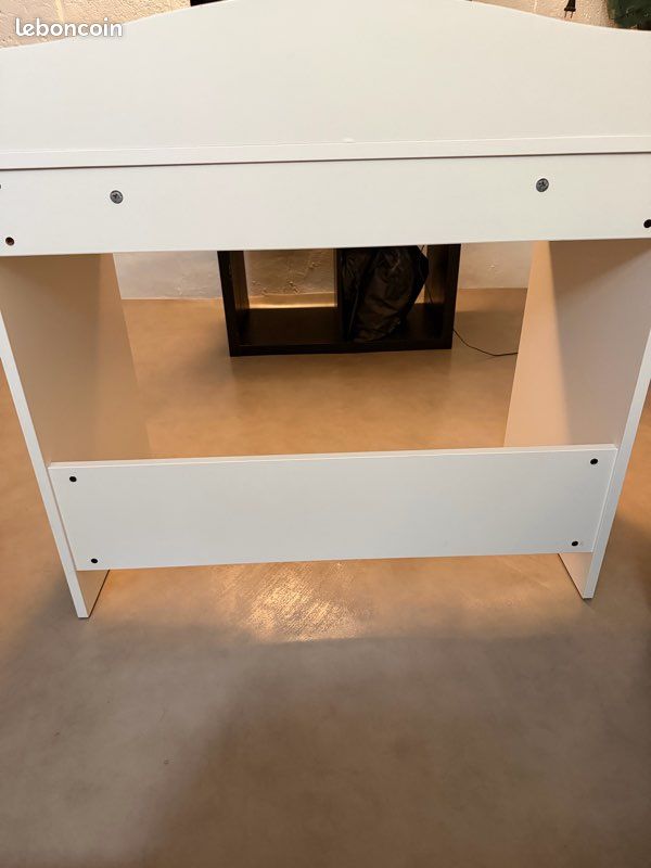 Bureau IKEA (image 1)