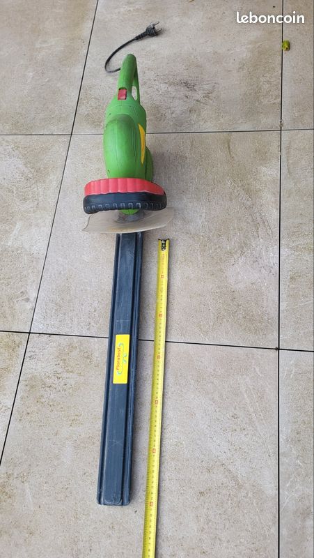 Taille haie électrique marque florales état neuf peut sevi 60cm coupe essai ,payement,à l'enlèvement (image 1)