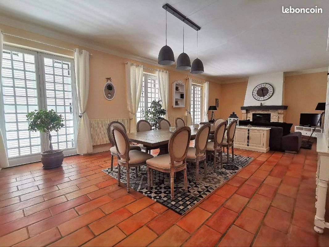 Maison 15 pièces 490 m² · à Lavardac · 490 m² · 614 900 €