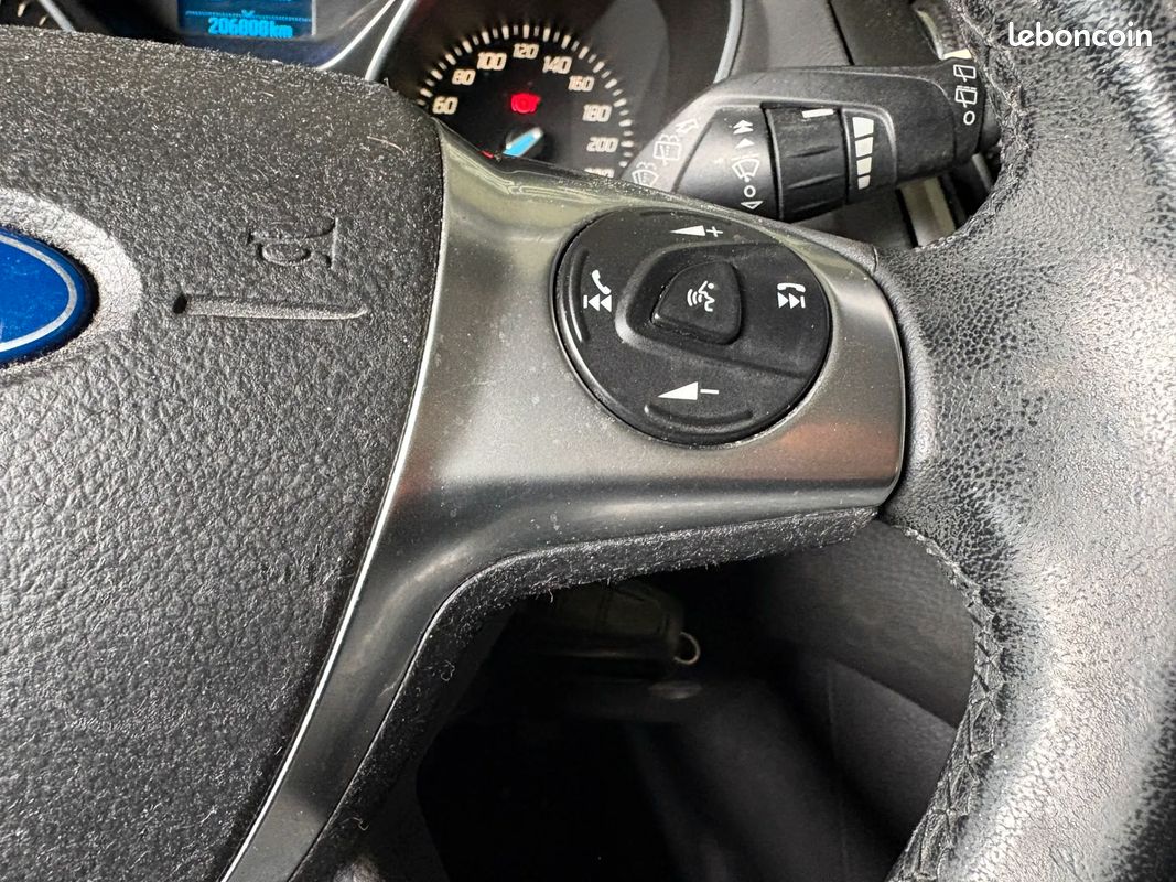 FORD Focus 1.6 D 105ch Business - 2013 - GPS - Bluetooth - Aide stationnement (image 11)