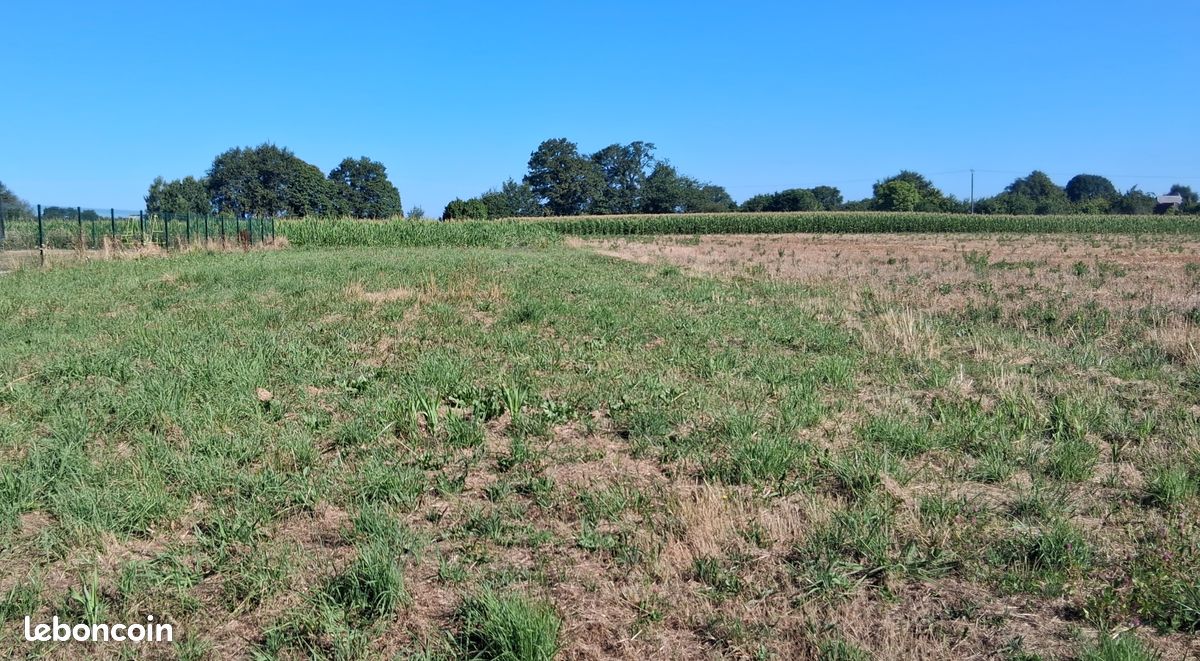 Terrain à bâtir · à Lasclaveries · 30 975 €