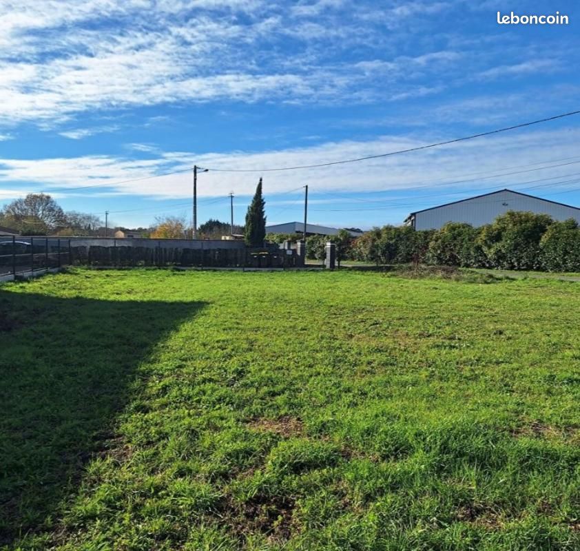 Terrain 656 m² · à Carbon-Blanc · 145 000 €