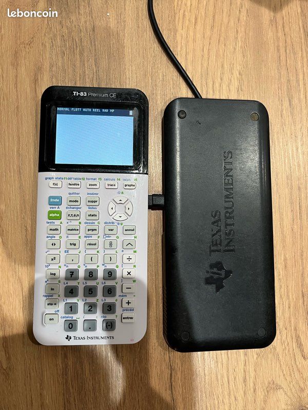 Calculatrice Texas Instruments TI-83 Premium CE – Occasion, état Correct