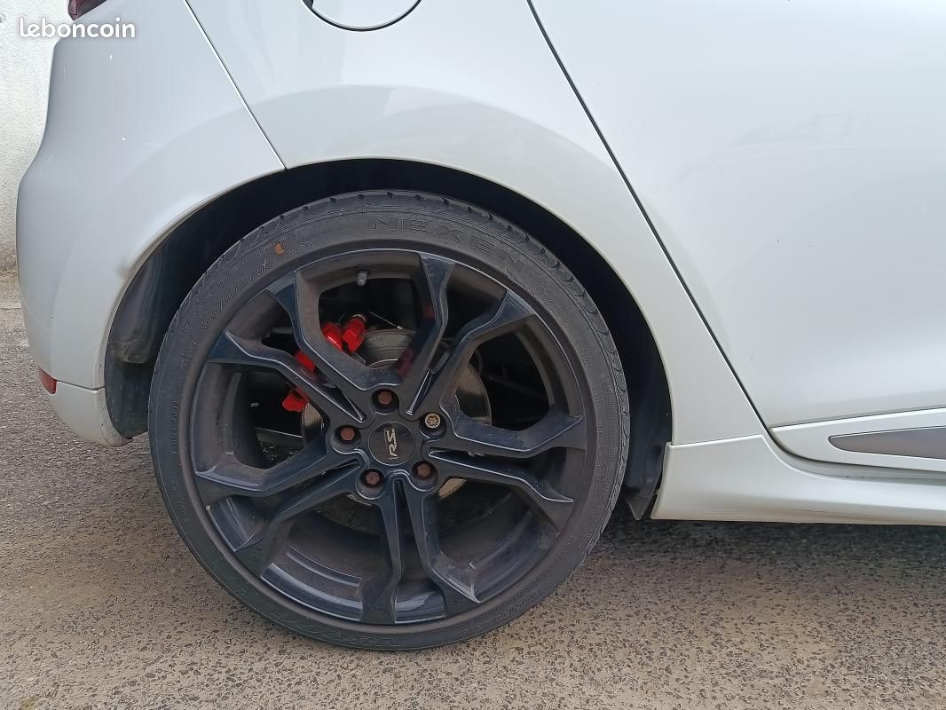 Renault Clio 4 RS 200 ch (image 13)
