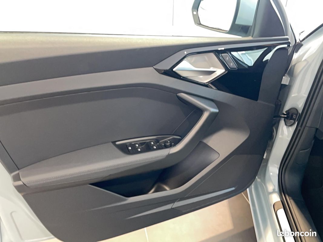 AUDI A1 Sportback 30 TFSI 116 ch S tronic 7 Design (image 24)
