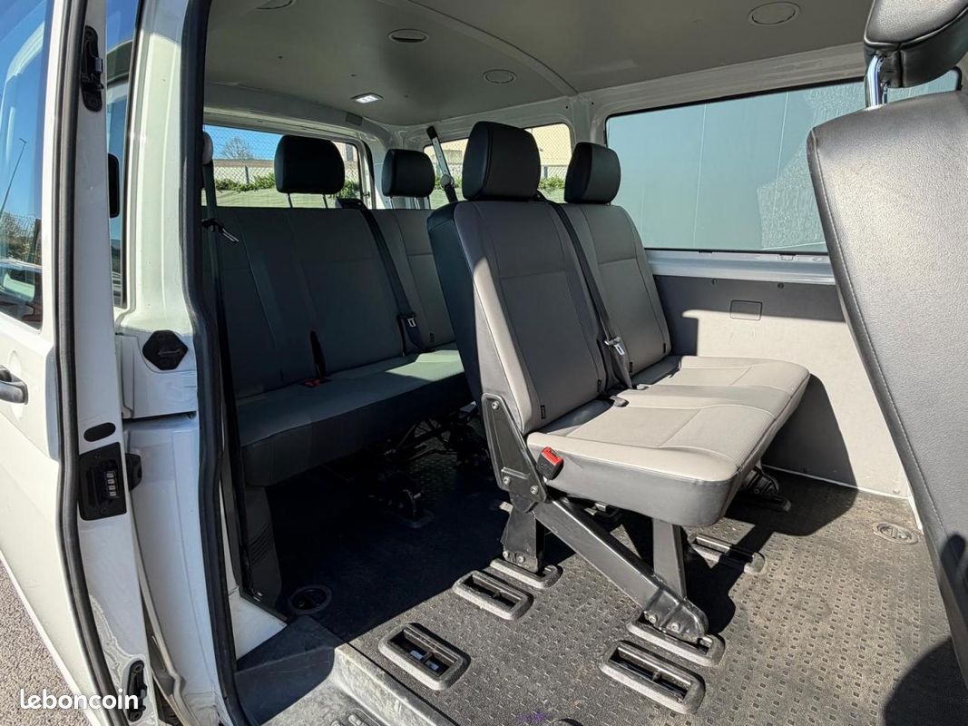 VOLKSWAGEN TRANSPORTER T6 MINIBUS 8 Places 2.0 TDI 110 Business Line (image 11)