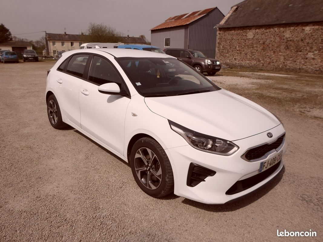 Kia ceed 1.6 crdi 115 - millésime 2019 (image 1)
