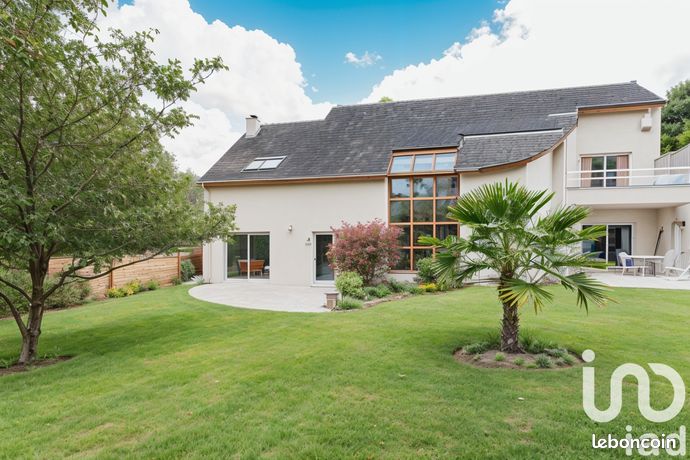 Maison 8 pièces 260 m²