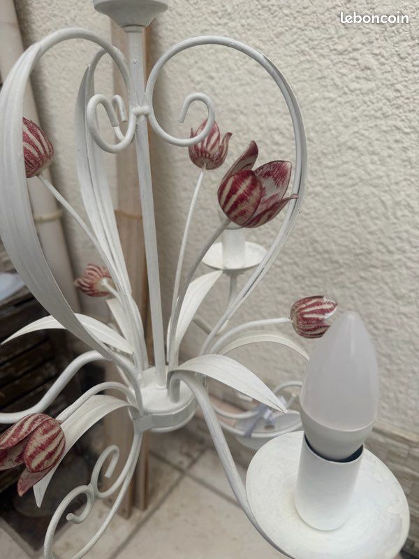 Lustre blanc et fleur rose en très bon état (image 4)
