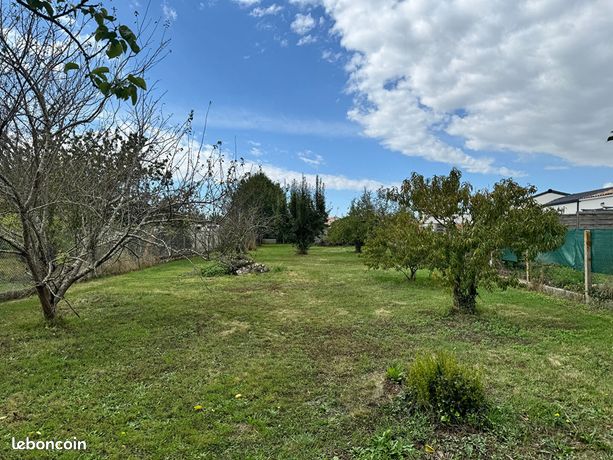 Terrain 950 m² TONNAY CHARENTE