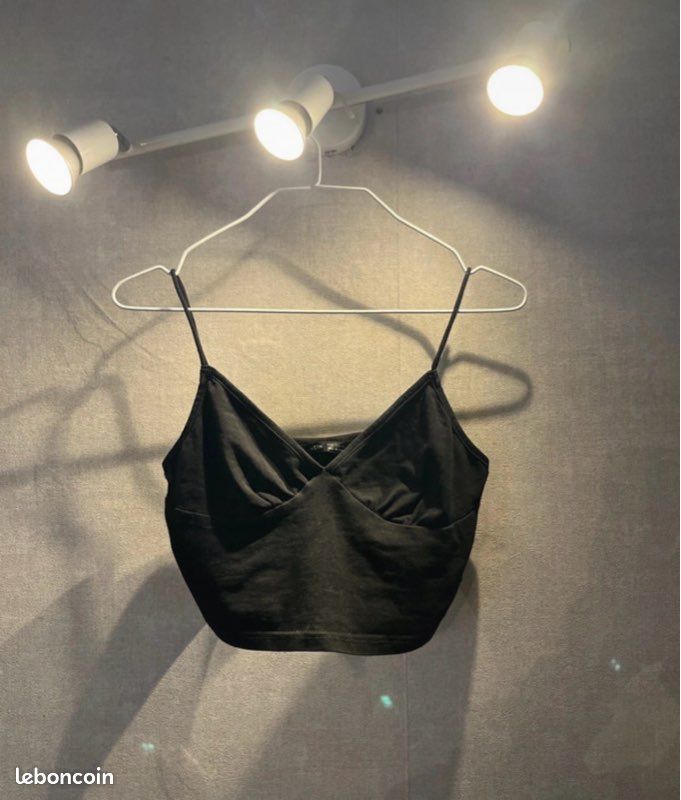 Crop top (image 1)