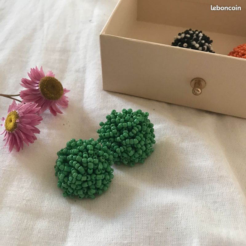 Boucle d’oreilles fait à main vert (image 2)