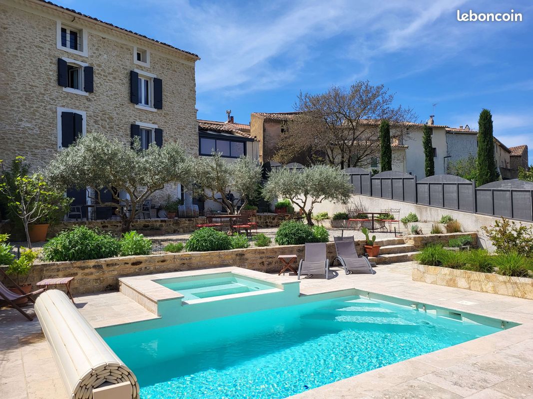 Maison 7 pièces 224 m² · à Malemort-du-Comtat · 224 m² · 650 000 €