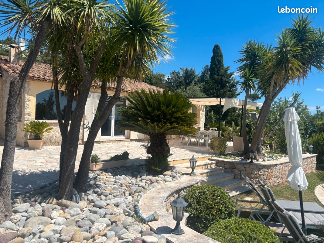 Maison 6 pièces 200 m² · à Vence · 200 m² · 6 000 €/mois