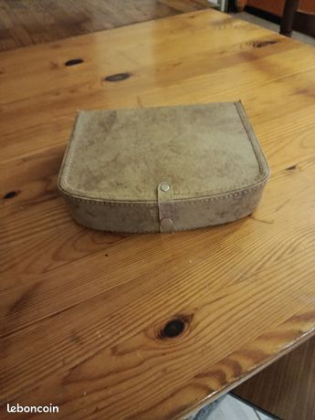 Vintage Falks Globe-trotter Universal Travel Iron, De-luxe