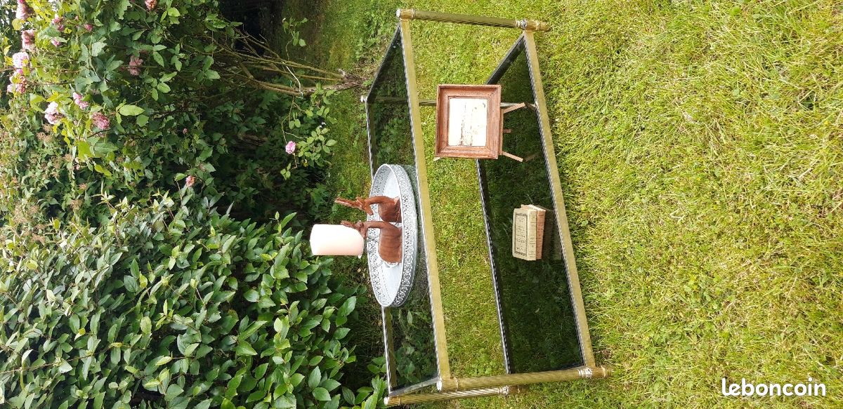 Table (image 1)