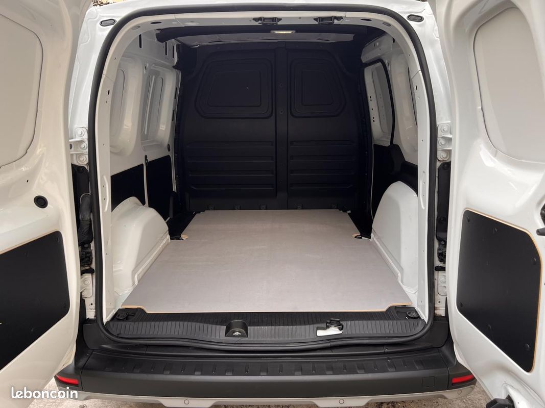 RENAULT KANGOO L1 1.3 TCe - 130 - EDC III VAN FOURGON L1 Extra (image 12)