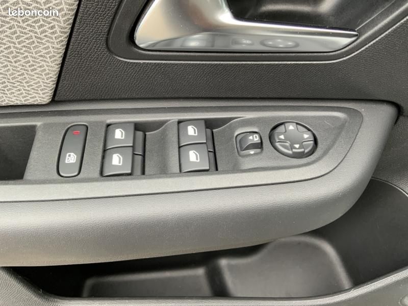 Citroen C4 X PureTech 130ch S&S Shine Pack EAT8 (image 20)
