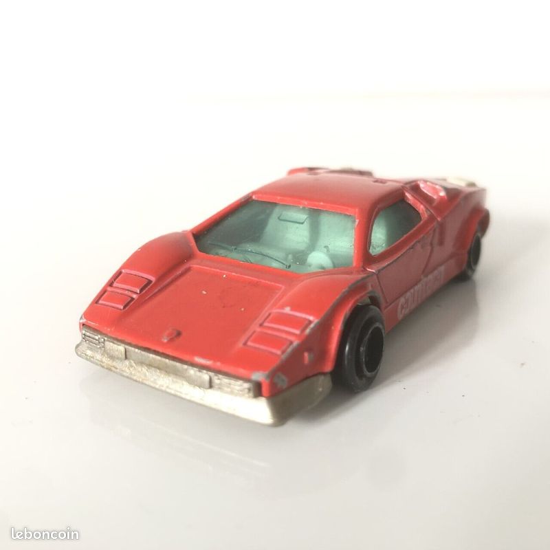 MAJORETTE - Lamborghini Countach rouge N°237 1/56 - Voiture miniature collection (image 2)