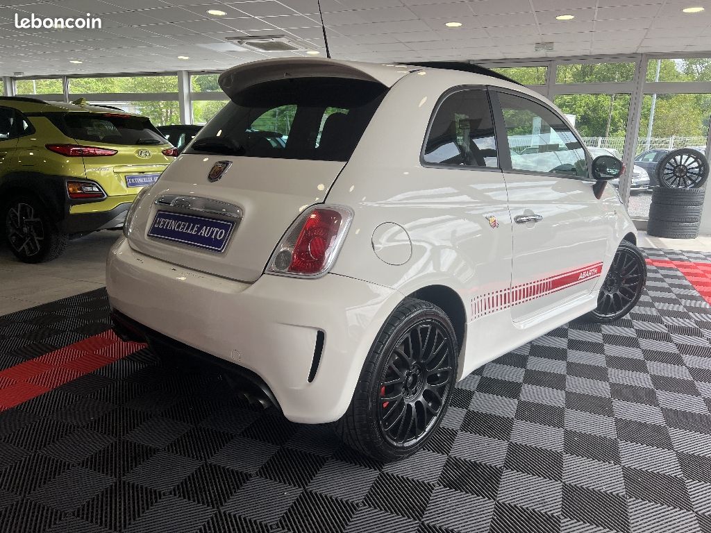 Abarth 500 1.4 16V T-Jet 135 ch (image 2)