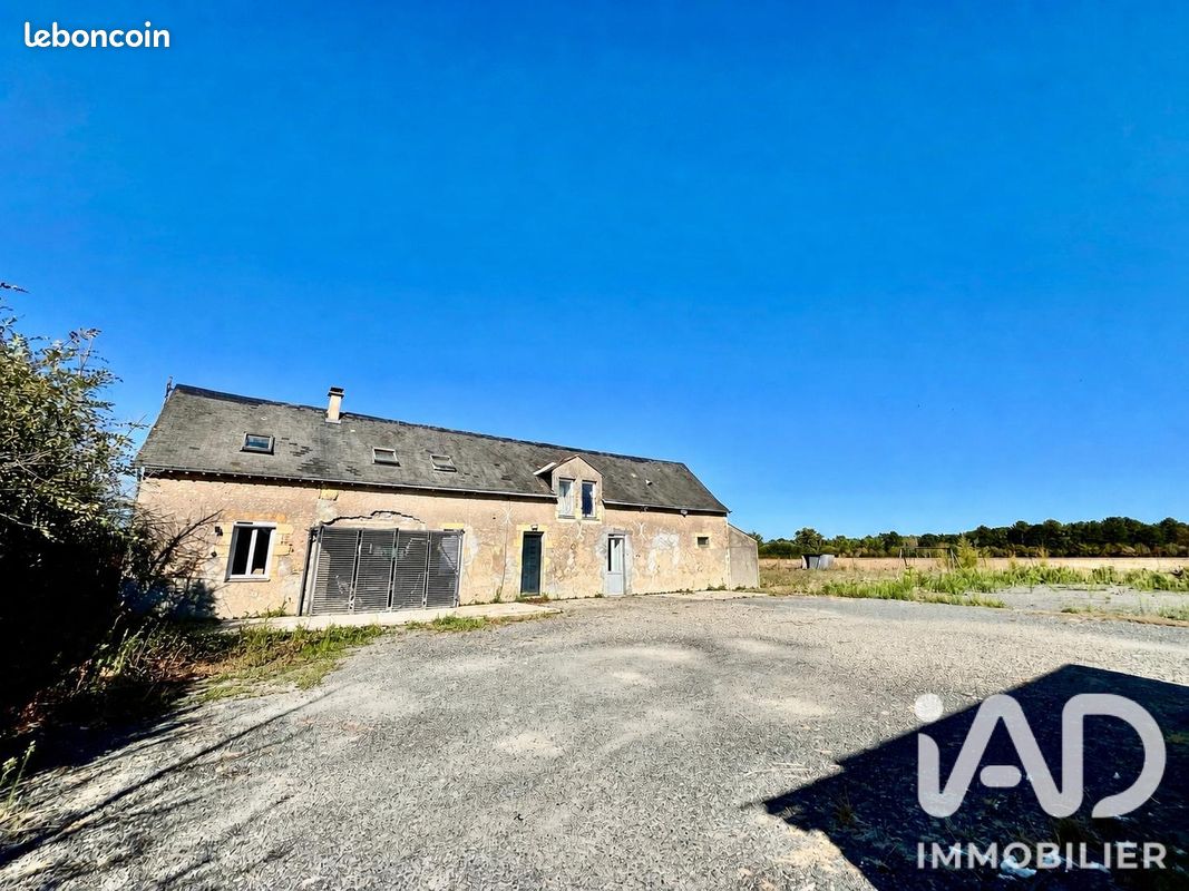 Maison 6 pièces 127 m² · à Huillé-Lézigné · 127 m² · 210 000 €