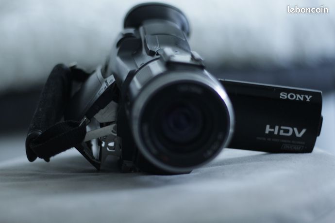 Caméra Sony HVR-A1E – HDV/DVCAM MiniDV, Avec Sac, Partiellement HS (mécanisme)