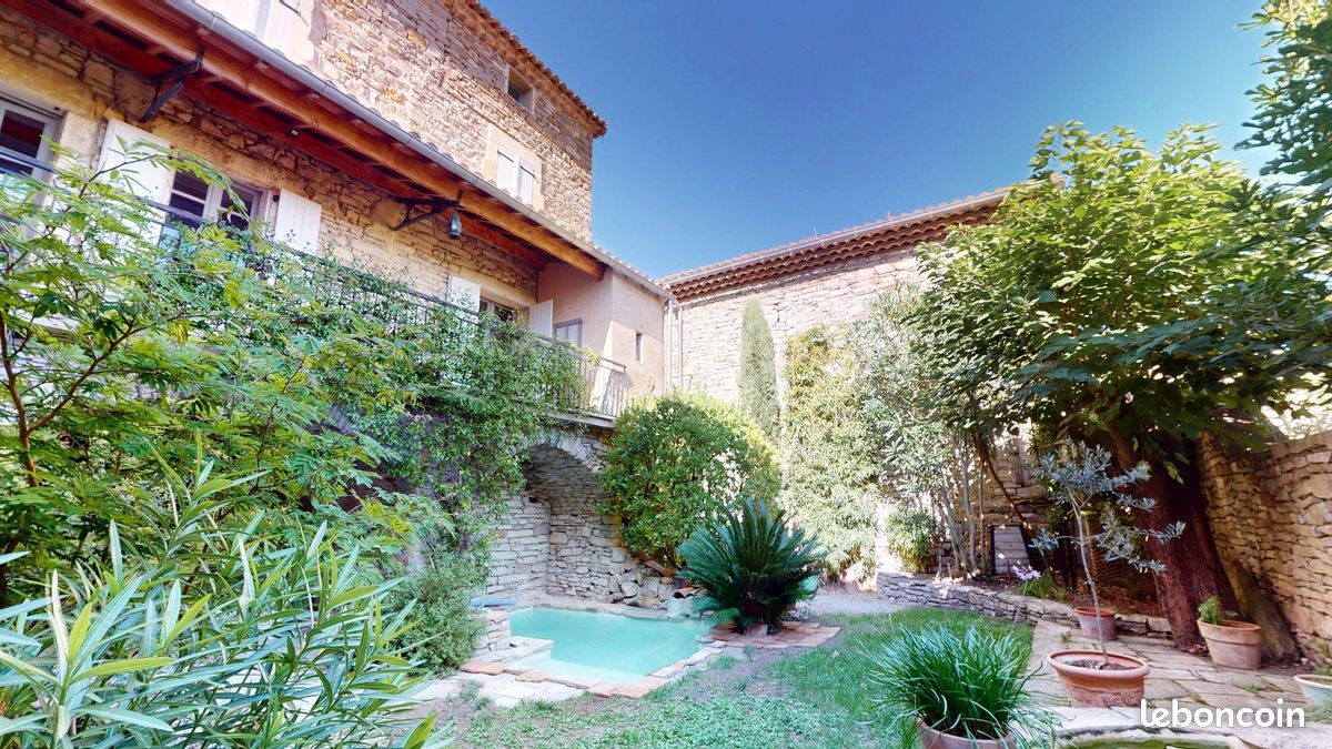 Maison 6 pièces 200 m² · à Saint-Hippolyte-de-Caton · 200 m² · 397 500 €