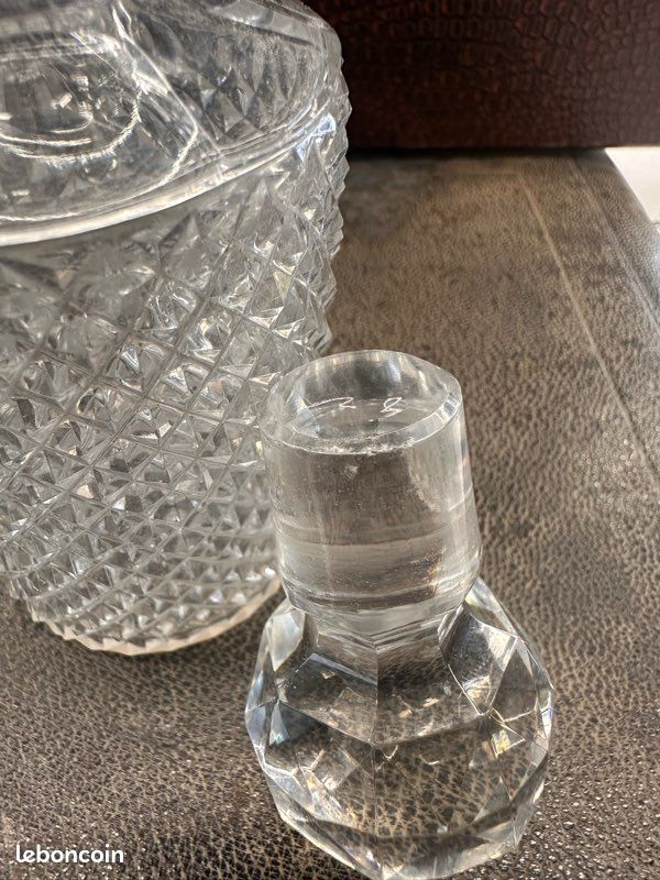 Lot de 3 Carafes en Cristal BACCARAT France – Signées – Milieu XXe (image 12)