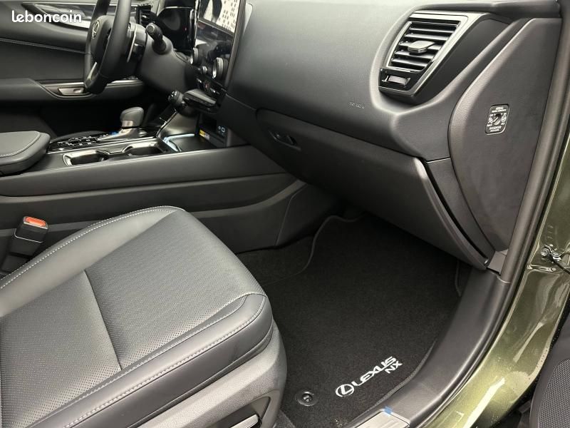 Lexus NX 450h+ Luxe 4WD MY25 (image 17)