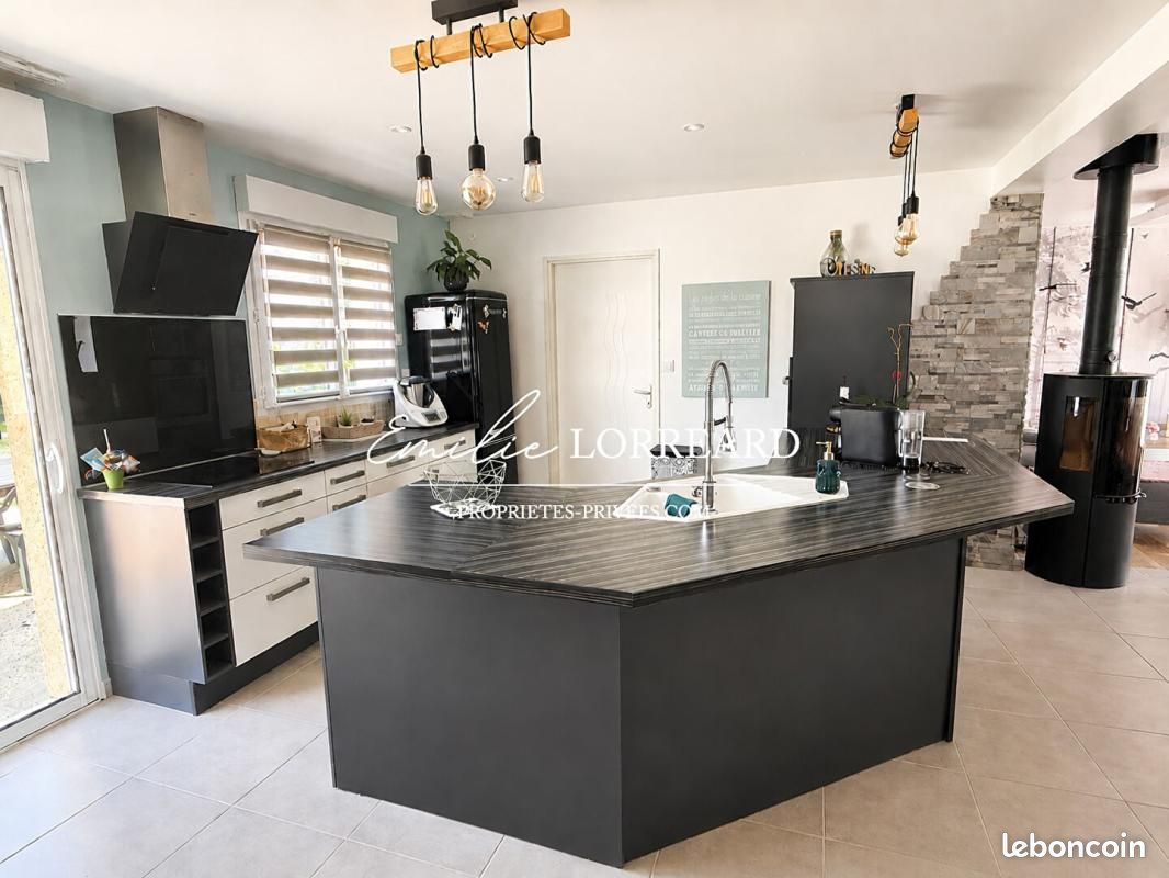 Maison 7 pièces 160 m² · à Écommoy · 160 m² · 279 500 €