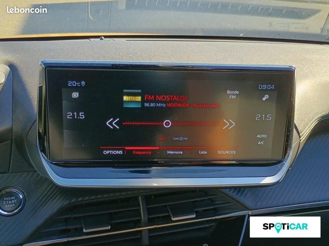 Peugeot 208 PureTech 100 S&S BVM6 GT (image 14)