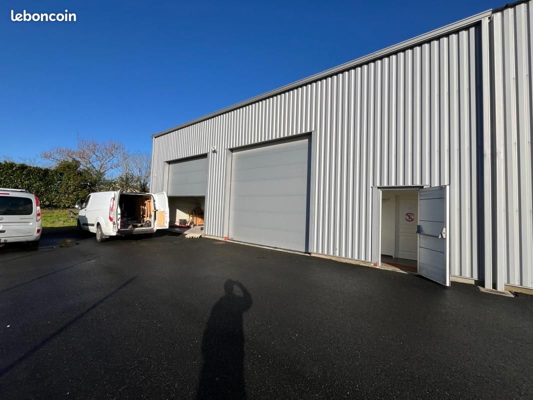 Local industriel 197 m² (image 1)