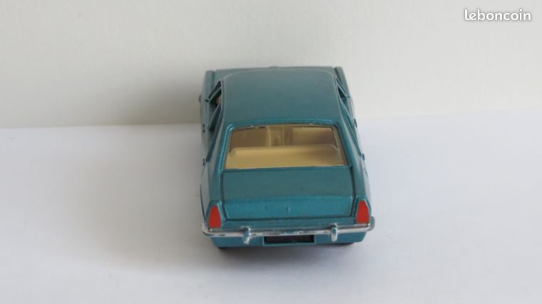 Dinky toys France- Chrisler NY, couleur jaune, bel état d'usage