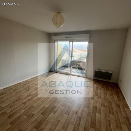 https://img.leboncoin.fr/api/v1/lbcpb1/images/29/90/2d/29902d5359bae559625a871691ac107bd60d981b.jpg?rule=ad-image