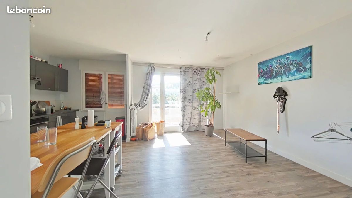 Appartement 3 pièces 70 m² · à Saint-Étienne · 70 m² · 600 €