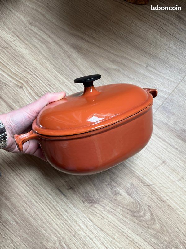 Cocotte jaune le creuset 23 la mama by enzo mari / en fonte / ronde - Arts de la table